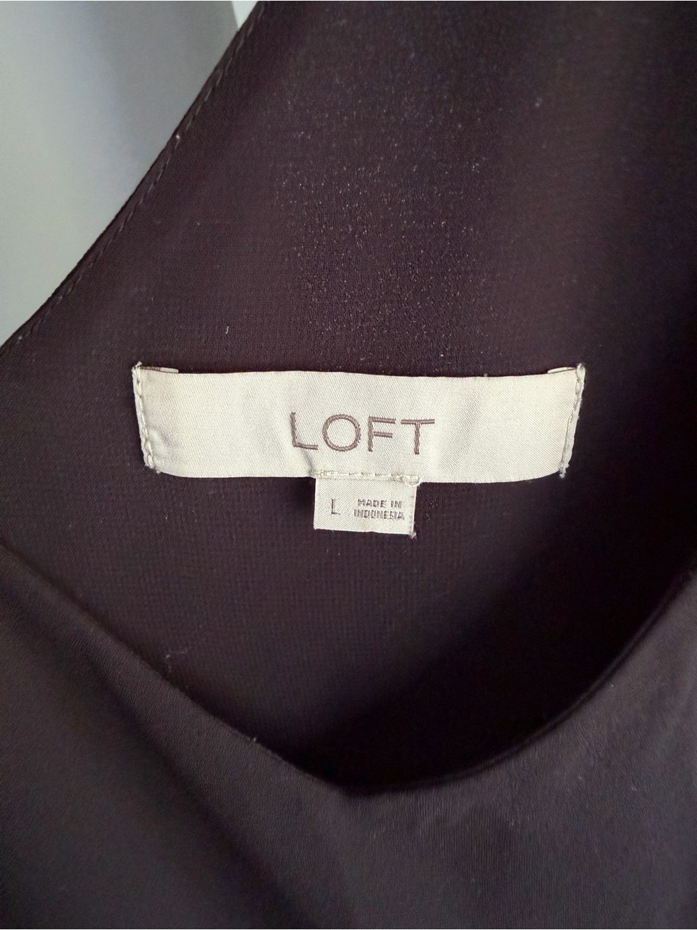 LOFT Black V-Neck Sleeveless Top - Picture 3 of 5